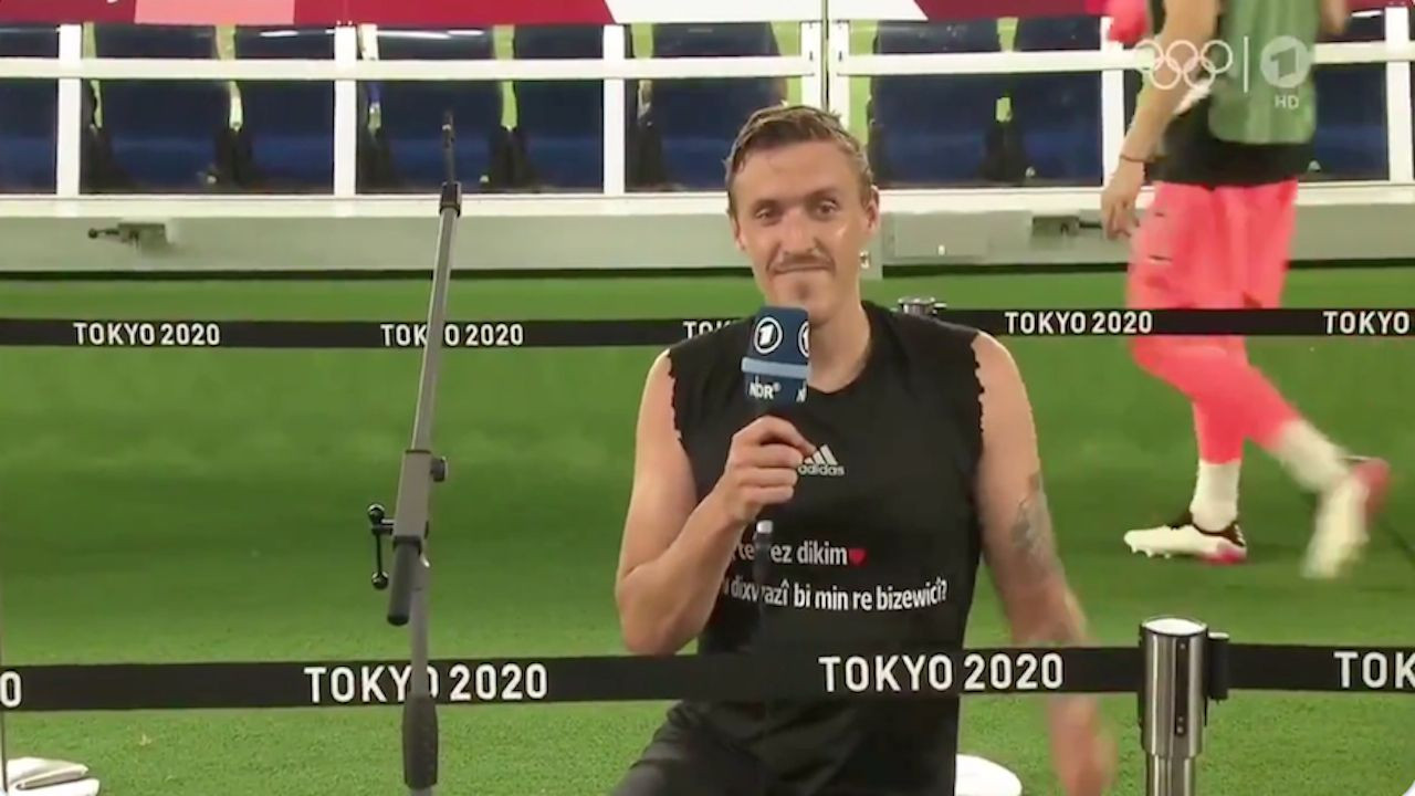 Max Kruse'nin olimpiyatlardan canlı yayında Kürtçe evlilik teklif ettiği kız arkadaşı Dilara Mardin'le bir süredir beraber... - Sayfa:1