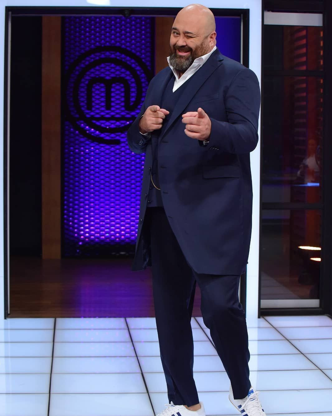 Daha önce ihanet iddialarıyla gündeme gelen MasterChef’in ünlü jüri üyesi Somer Sivrioğlu, sevgilisiyle ilk kez görüntülendi... - Sayfa:3
