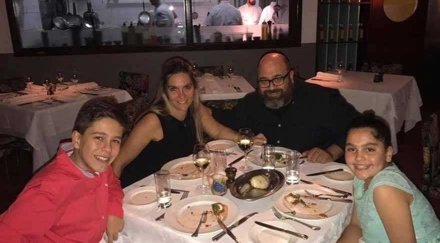 Daha önce ihanet iddialarıyla gündeme gelen MasterChef’in ünlü jüri üyesi Somer Sivrioğlu, sevgilisiyle ilk kez görüntülendi... - Sayfa:2