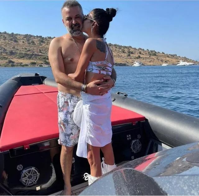 Süreyya Yalçın'dan skandal paylaşım! Arkasında dumanlar yükselirken... - Sayfa:4