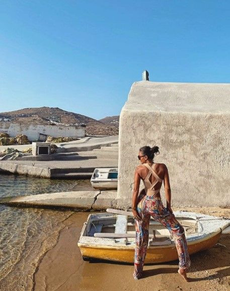 Eda Taşpınar mini bikinisiyle olay oldu - Sayfa:1
