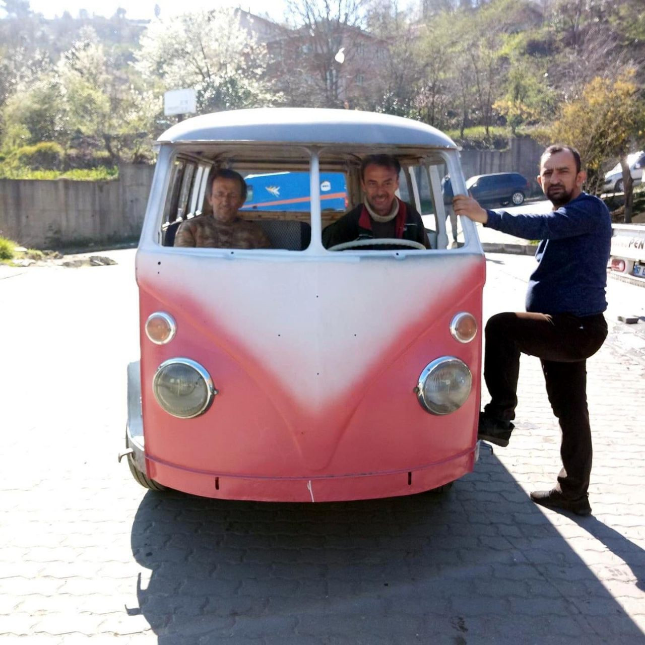 Almanya'dan geldi, 350 bin liraya bu hale getirildi. 1964 model T1 minibüs, 350 bin lira harcanarak orijinal haline getirildi - Sayfa:1