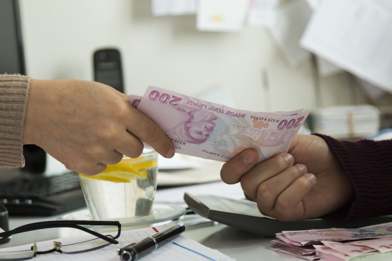 Milyonlarca emekliye 1900 lira ödeme müjdesi. TEB kesenin ağzını açtı, emekliye 1900 lira para veriyor. En yüksek promosyonu veren banka hangisi? - Sayfa:1