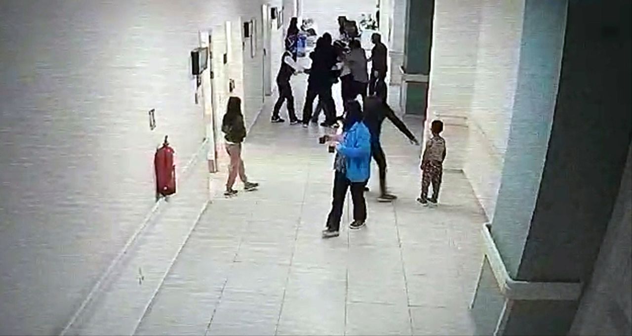 Skandal olay! Isparta’da hasta yakınının doktoru darbettiği anlar kamerada! - Sayfa:4