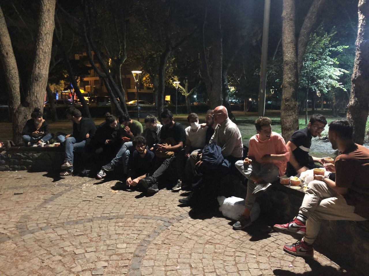 Öğrenciler fahiş kiralara isyan etti: Parkta yattılar! - Sayfa:1