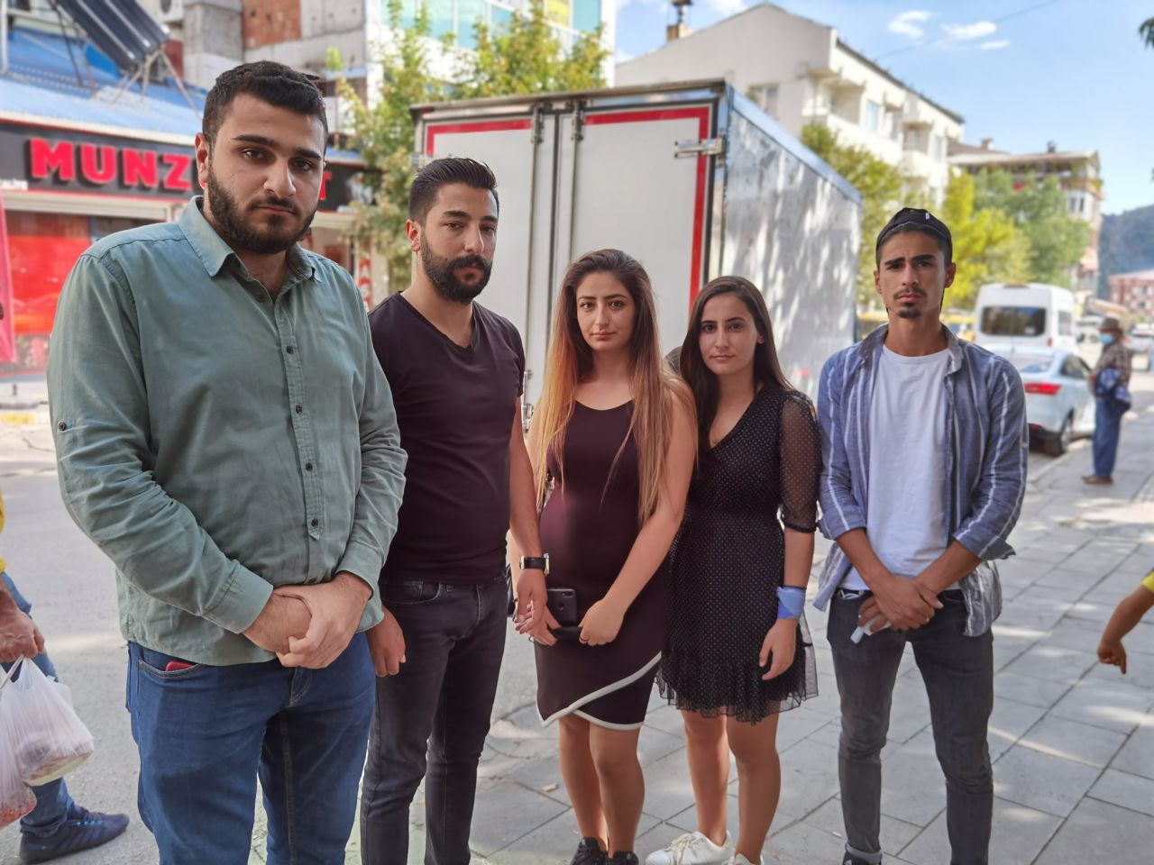 Tunceli'deki Munzur Üniversitesi öğrencileri yüksek ev kiraları için isyan etti. Komünist başkan ev sahiplerine çağrı yaptı, valilik de harekete geçti - Sayfa:4