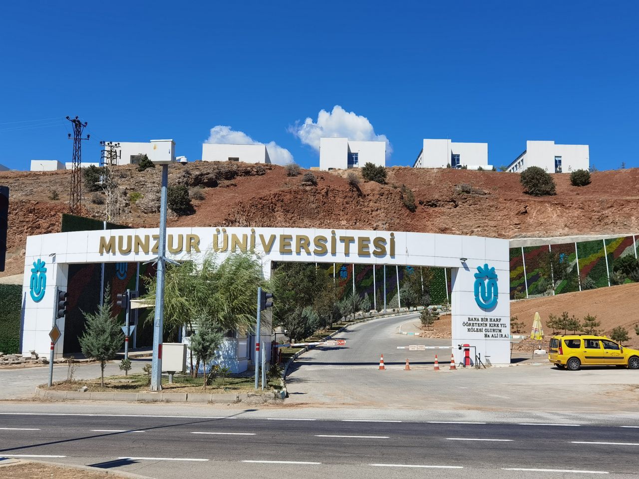 Tunceli'deki Munzur Üniversitesi öğrencileri yüksek ev kiraları için isyan etti. Komünist başkan ev sahiplerine çağrı yaptı, valilik de harekete geçti - Sayfa:2