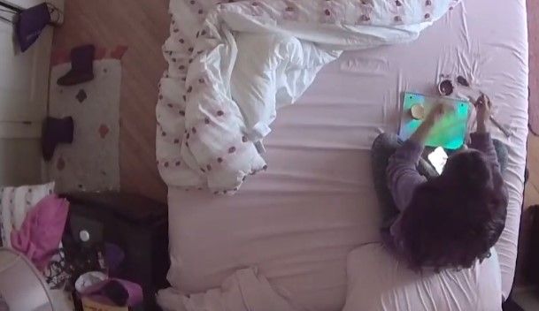 4 çocuk babası, bakıcının odasına gizli kamera yerleştirdi! Kadının şikayetiyle tutuklandı - Sayfa:2
