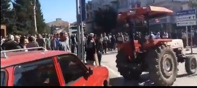 AK Parti'nin kalesinde AK Parti'yi taşladılar: Arazi toplulaştırma çalışmalarındaki belirsizlik köylünün sabrını taşırdı - Sayfa:3