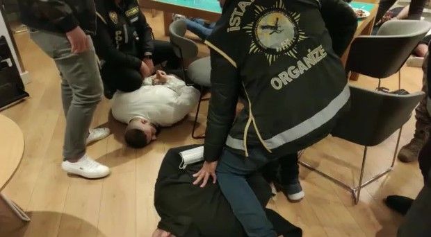 İstanbul'dan bu fotoğrafı paylaştı, emniyet operasyon yapıp gözaltına aldı. Lions-Cartel çetesinin lideri Sergen Ahmedi gözaltında - Sayfa:2