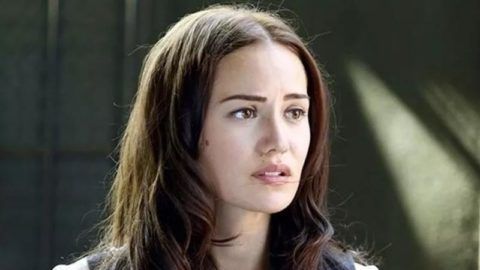 Fahriye Evcen'den cesur paylaşım! Göğüs dekolteli ve bacak yırtmaçlı pozları takipçilerini büyüledi - Sayfa:4