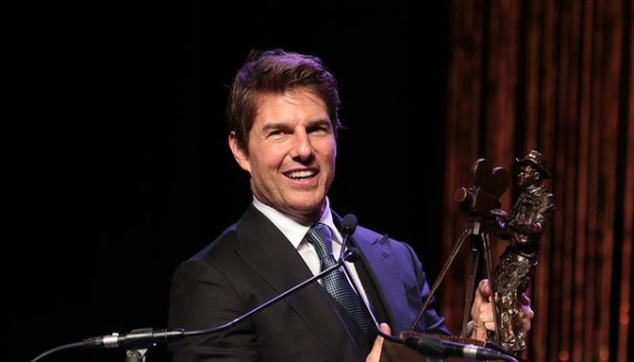 Tom Cruise son haliyle şaşırttı: Gerçekten o mu? Tom Cruise’un yüzüne ne oldu? - Sayfa:1