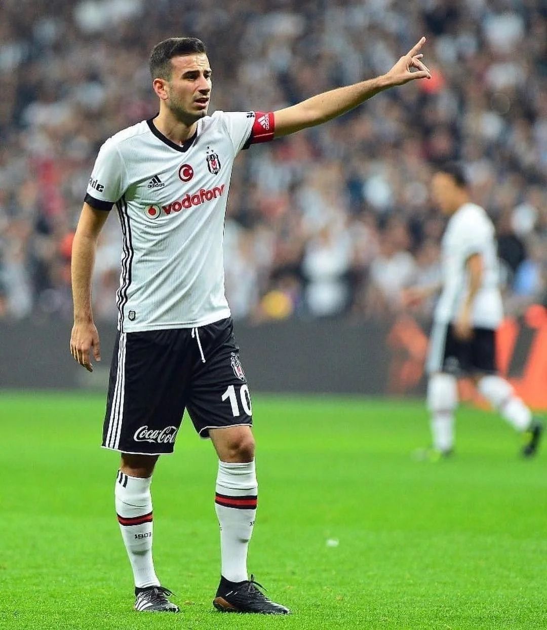 Oğuzhan Özyakup'un sevgilisi cesur pozlarıyla sosyal medyayı salladı! - Sayfa:2