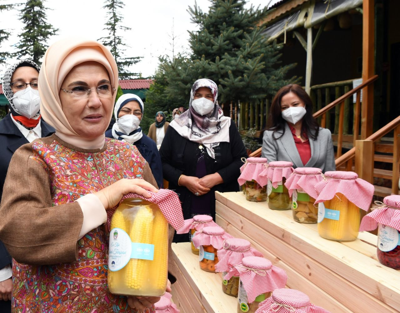 Emine Erdoğan'ın Çubuk'ta olduğunu öğrenen Cumhurbaşkanı Erdoğan: Bana da bir tabak turşu yollasınlar - Sayfa:4