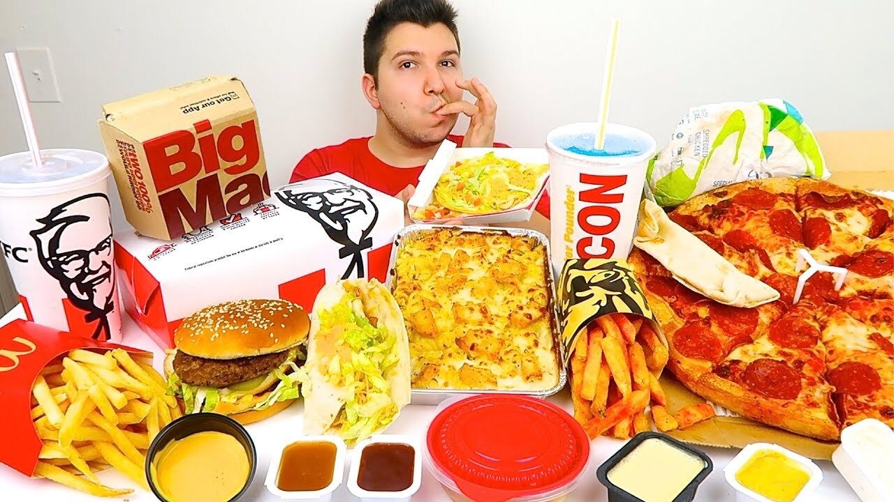 Kamera karşısında yemek yiyerek milyonları kazanıyorlar! Mukbang yarışı devam ediyor... - Sayfa:2