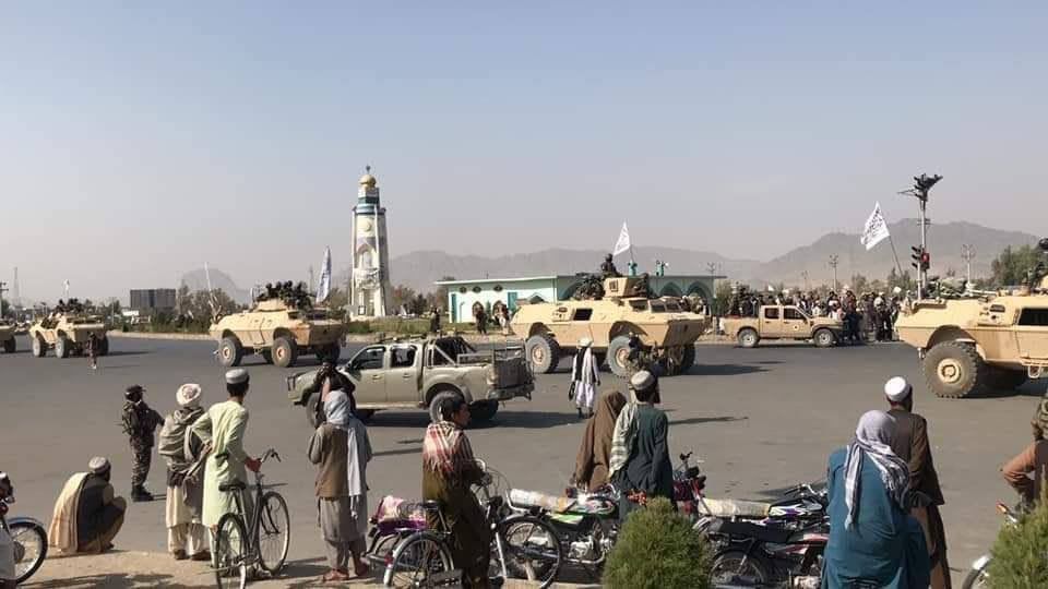 Taliban ABD'den ele geçirdiği araçlarla Kandahar'da sergi yaptı! - Sayfa:2