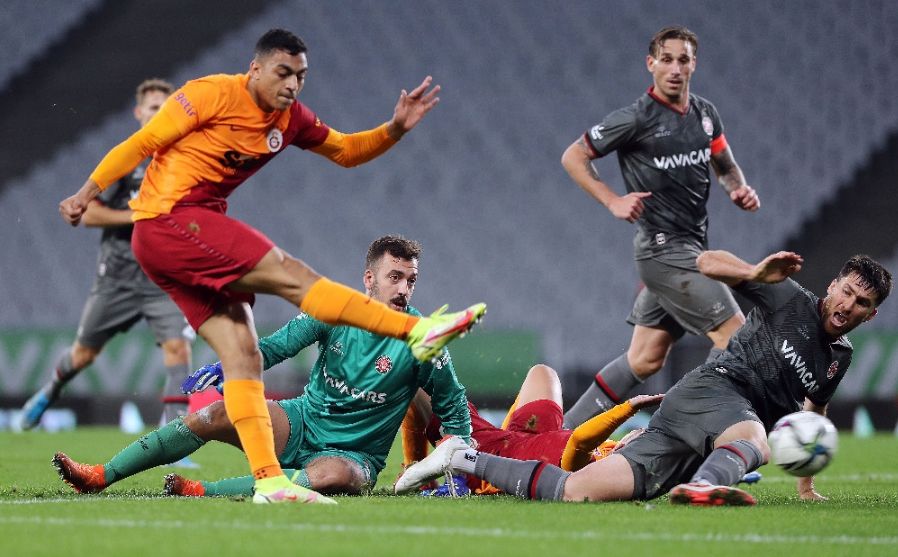 Galatasaray'da tarihi karar! 5 futbolcunun bileti kesildi - Sayfa:3