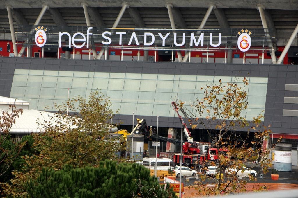 Galatasaray'ın stadında korkutan kaza - Sayfa:1