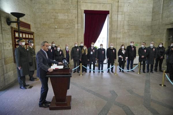 Milli Eğitim Bakanı Mahmut Özer, öğretmenlerle Anıtkabir'i ziyaret etti - Sayfa:3