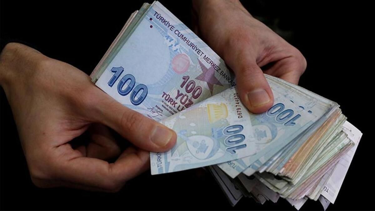 Milyonlarca asgari ücretliye 'destek ücreti'ne seyyanen zam. Destek ücreti işverene değil, çalışanın hesabına yatacak. Yeni formüllerle hem asgari ücret hem de AGİ'de artış olacak. İşte kabinenin yeni asgari ücret formülü - Sayfa:1