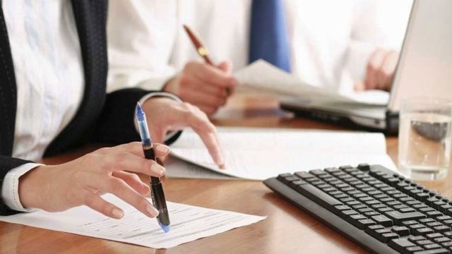 Milyonlarca asgari ücretliye 'destek ücreti'ne seyyanen zam. Destek ücreti işverene değil, çalışanın hesabına yatacak. Yeni formüllerle hem asgari ücret hem de AGİ'de artış olacak. İşte kabinenin yeni asgari ücret formülü - Sayfa:3