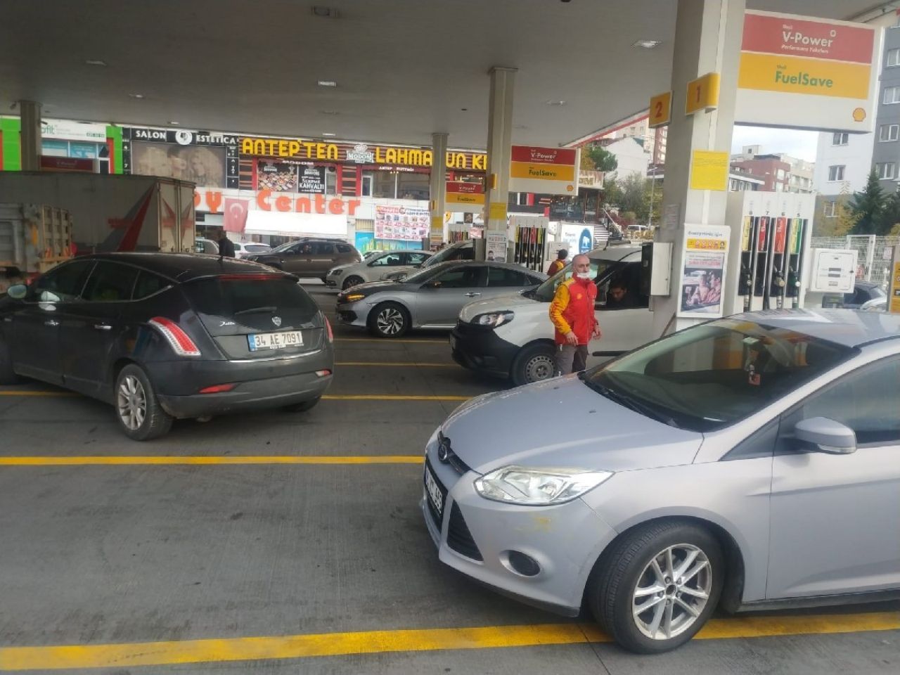 Benzin, motorin ve LPG’ye tarihi zam kuyruğa soktu - Sayfa:1