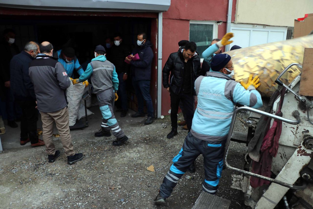 Kayseri'de cinsel içerikli çikolata üretimi yapan imalathaneye baskın düzenlendi, 10 milyon TL değerinde çikolata bulundu! - Sayfa:2