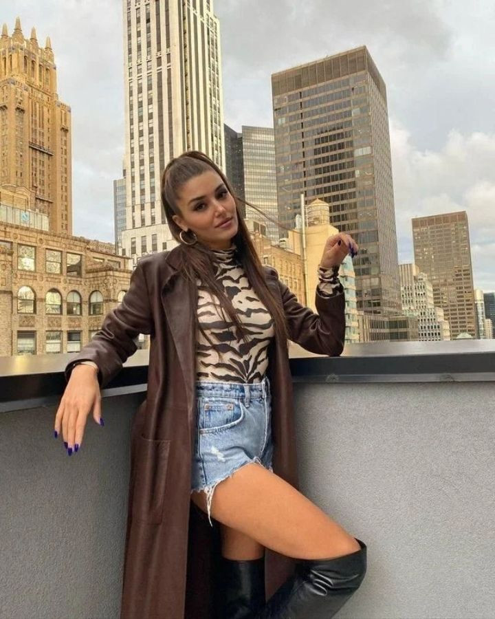 Hande Erçel'den derin dekolte! 3 milyondan fazla beğeni aldı - Sayfa:3