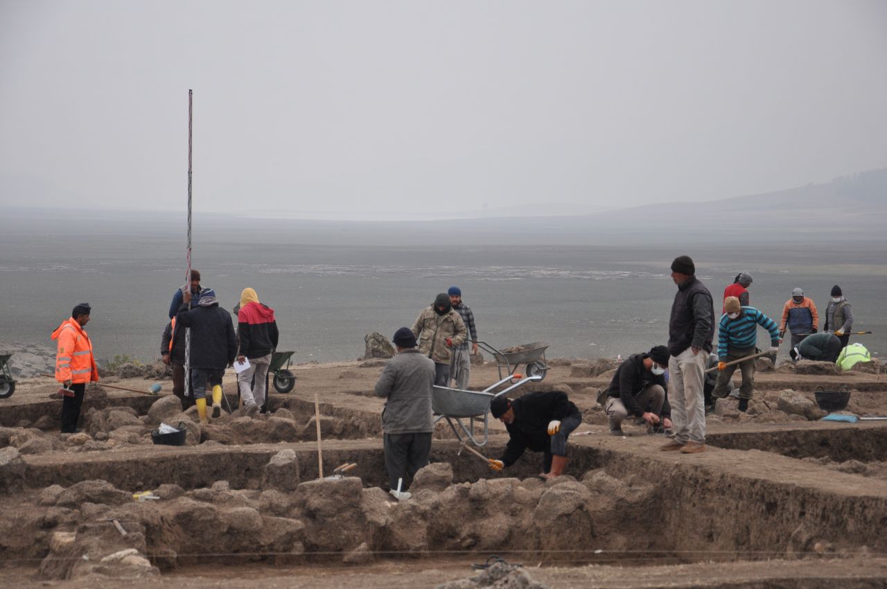 Taşlıgeçit Höyüğü'nde, Roma dönemine ait parfüm şişesi bulundu - Sayfa:2