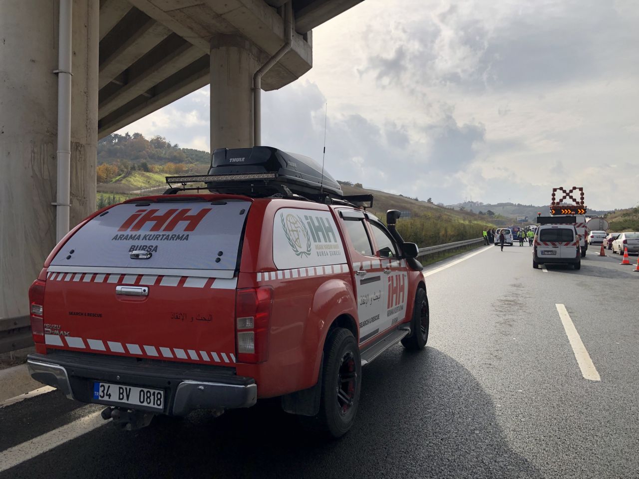 FLAŞ! İHH aracı kaza yaptı: 4 ölü. İHH (İnsani Yardım Vakfı) çalışanlarının otomobili İstanbul'dan Bursa'ya giderken TIR'a arkadan çarptı: Hız kadranının 150 kilometrede takıldığı kaldığı kazada 4 kişi hayatını kaybetti - Sayfa:1