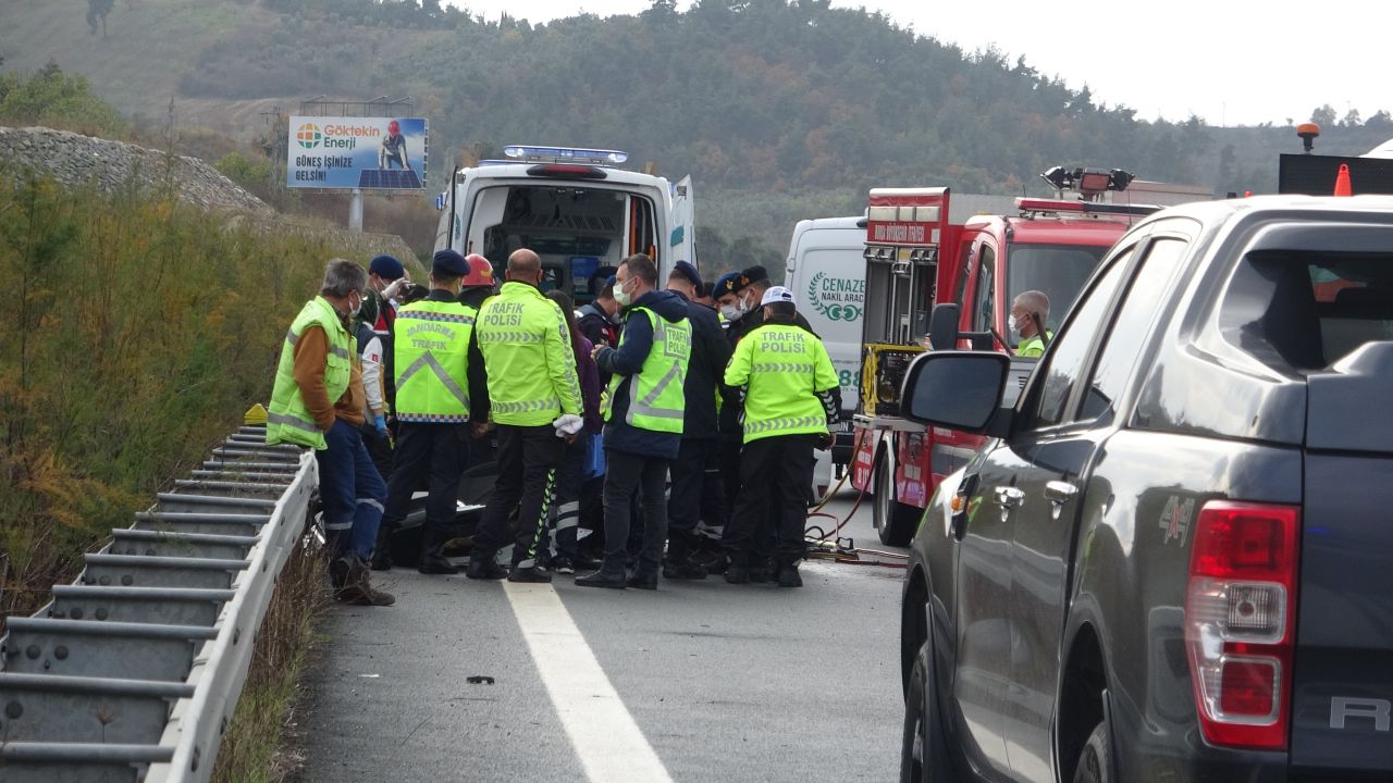 FLAŞ! İHH aracı kaza yaptı: 4 ölü. İHH (İnsani Yardım Vakfı) çalışanlarının otomobili İstanbul'dan Bursa'ya giderken TIR'a arkadan çarptı: Hız kadranının 150 kilometrede takıldığı kaldığı kazada 4 kişi hayatını kaybetti - Sayfa:2