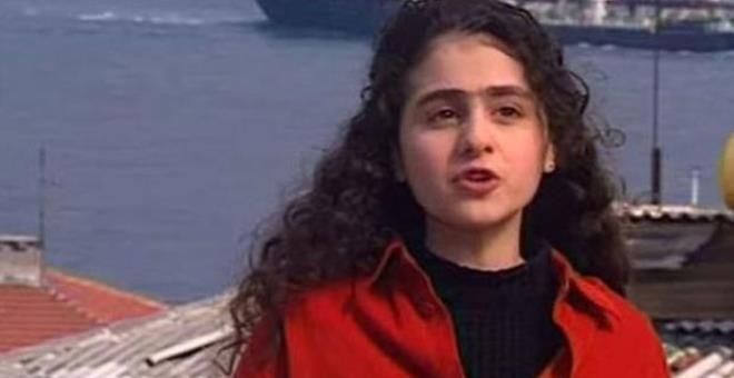 Azerbaycanlı şarkıcı Günel'in annesini görenler şaştı kaldı! Güzellikte kızıyla yarışıyor - Sayfa:1