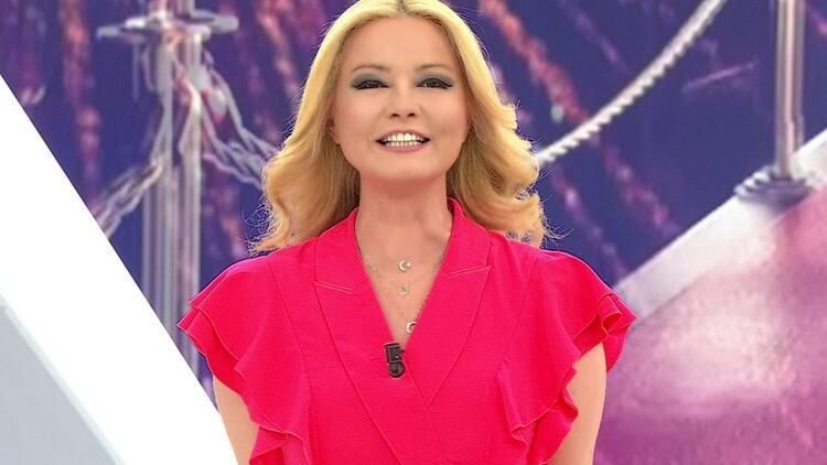 Müge Anlı'dan romantik paylaşım! Aşık mı? Hediye gelen ayının üzerindeki not dikkat çekti - Sayfa:1