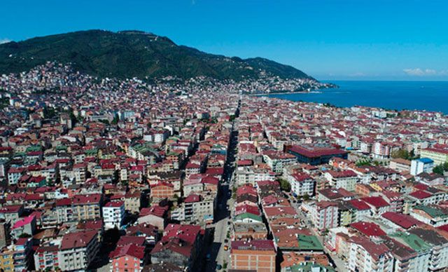 Ev sahipleri, kiracılar dikkat! Konut almak isteyenlere uyarı. Dolar ve euro patladı ev fiyatları için korkutan bir uyarı geldi. Emlakjet CEO’su 'ev almanın zamanı mı?' sorusunu cevapladı. Ev fiyatlarında rekor yükseliş bekleniyor - Sayfa:1