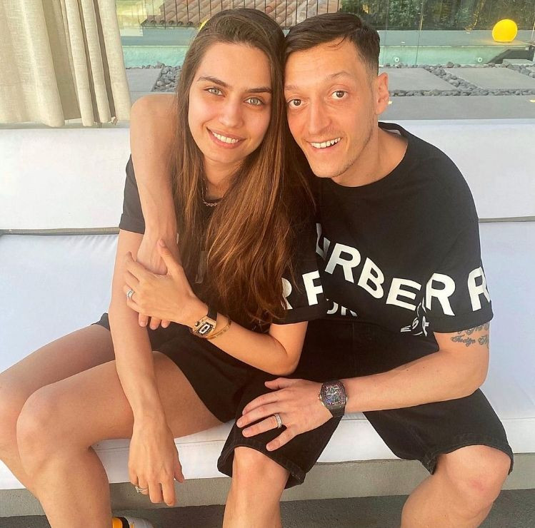 Mesut Özil kolunda servet taşıyor - Sayfa:2