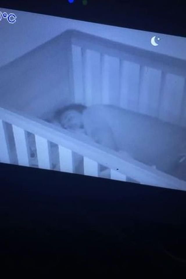 Gece uyanan bebeği uyandıran şey dehşete düşürdü! Her gece saat 2'de uyanan bebeklerini takibe alan çift, gördükleri karşısında dehşete düştü! Kamerayı hacklemişler - Sayfa:2