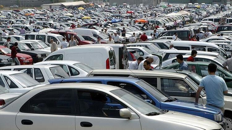 İkinci el araç alanlara müjde, ikinci el otomobil satacak olanlara kötü haber. Sıfır otomobillere büyük indirim geldi, ikinci el otomobillerde fiyat düşecek.  Motorlu Araç Satıcıları Federasyonu Genel Başkanı Aydın Erkoç tarih verdi: 10 gün sonra... - Sayfa:10