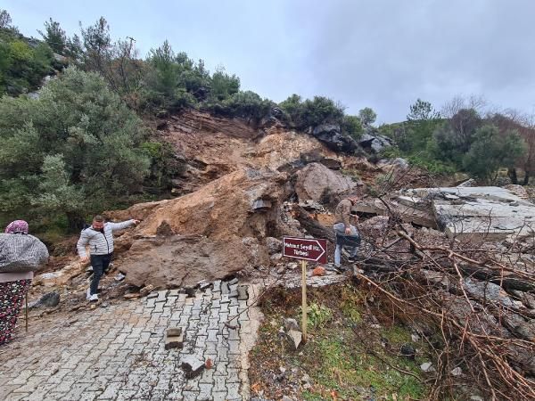 Alanya'da yağış heyelana neden oldu... 30-40 tonluk taşlar kaydı 3 katlı ev yıkıldı. Büyük bir faciayı 'tadilat' önledi - Sayfa:2