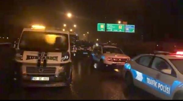 Gaziantep'te 11 aracın karıştığı zincirleme trafik kazası... LPG yüklü TIR yoldan çıktı, facianın eşiğinden dönüldü. Kilometrelerce araç kuyruğu oluştu - Sayfa:5
