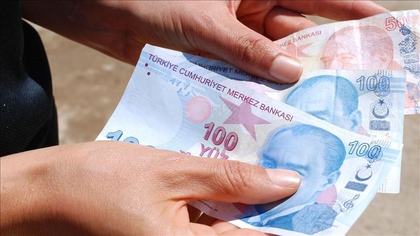 FLAŞ! Ünlü banka tarih verdi, dolar 18 lira olur dedi. Merkez Bankası'nın 2022 faiz kararını da tahmin eden Unicredit, Türkiye için 'finansal istikrar tehdidi' uyarısı yaptı. Unicredit'in enflasyon öngörüsü ise korkuttu - Sayfa:3
