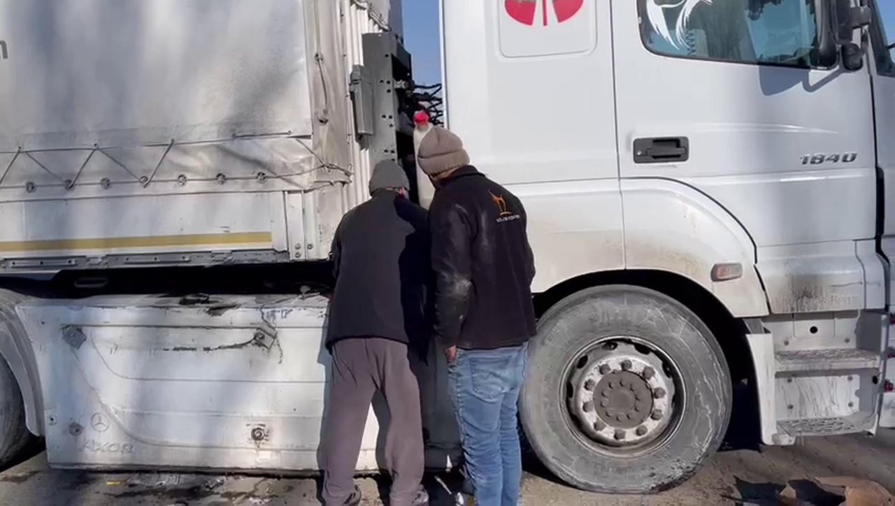 Doğu buz kesti, -30 dereceyi gördü. İlçede hayat felç oldu, araçlar çalışmadı. Soğuk hava nedeniyle su depoları ve akarsular dondu - Sayfa:3
