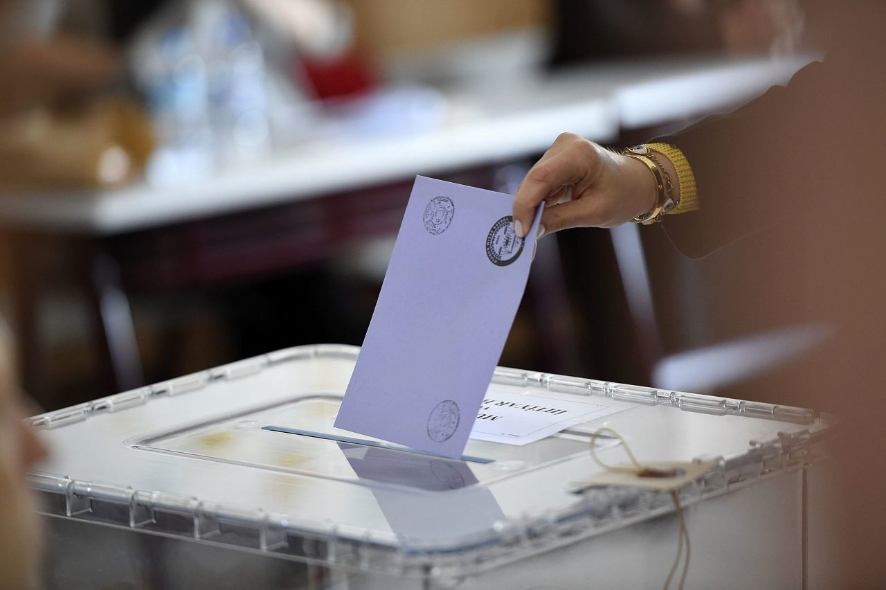 Son anket açıklandı: 24 Haziran'da oy verdiği partiyi değiştirenlerin oranı belli oldu - Sayfa:4