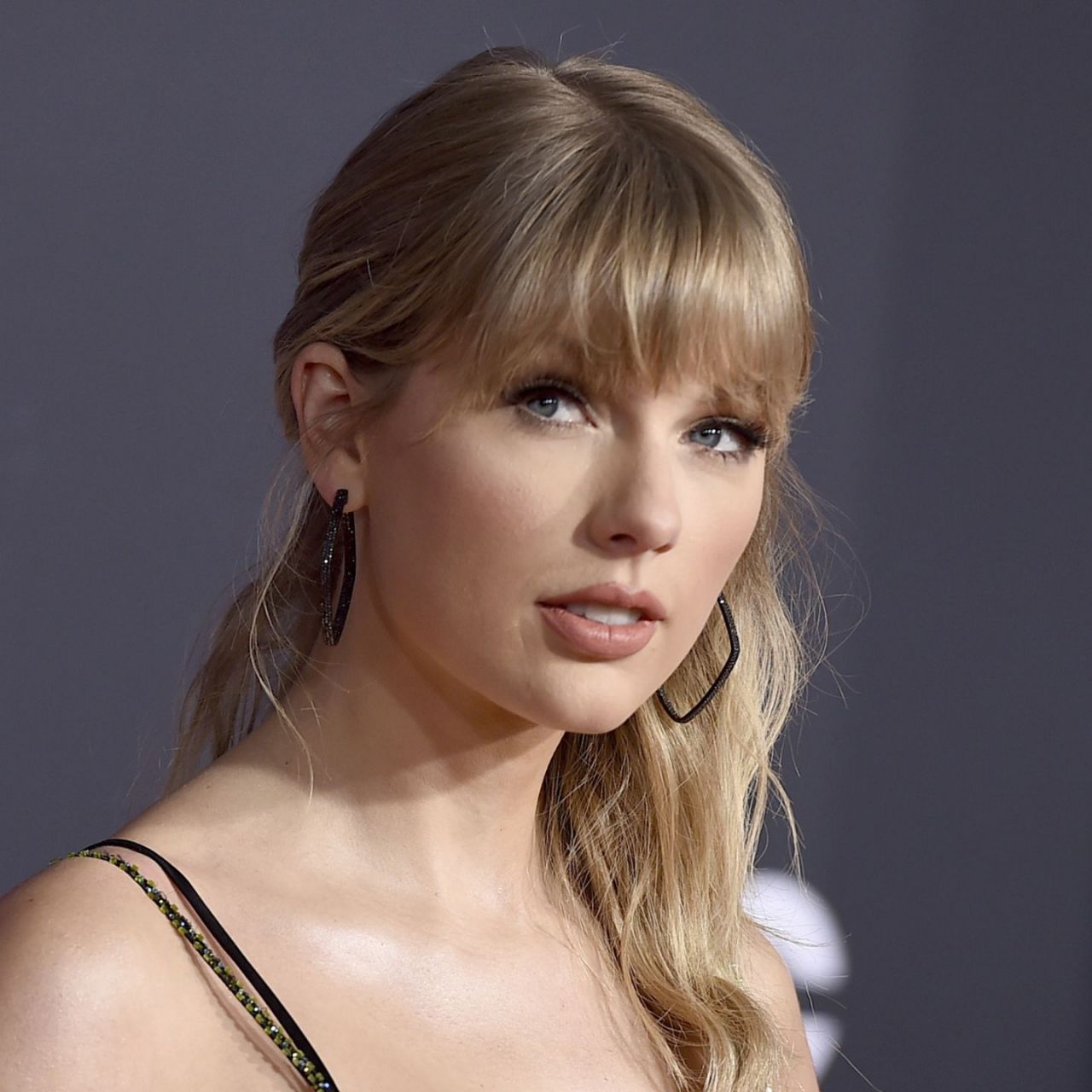 Dünyaca ünlü Amerikalı şarkıcı Taylor Swift, Aleyna Tilki ile aynı kaderi paylaşıyor. Taylor Swift'in takıntılı hayranı geçtiğimiz günlerde evine saldırdı - Sayfa:7