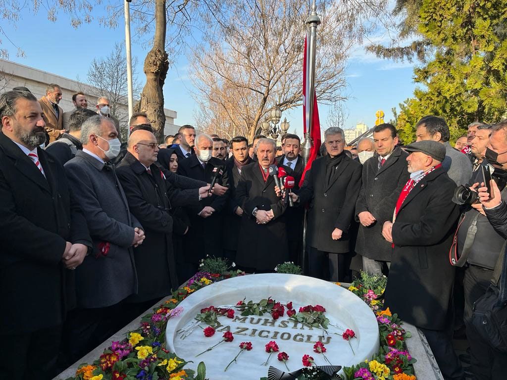Muhsin Yazıcıoğlu için ölümünün 13'üncü yılında mezarı başında anma - Sayfa:3