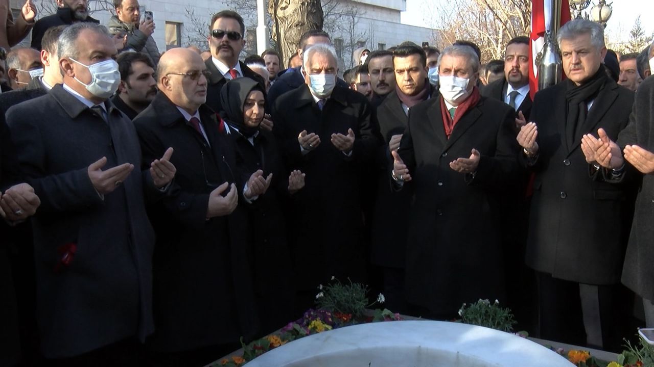 Muhsin Yazıcıoğlu için ölümünün 13'üncü yılında mezarı başında anma - Sayfa:2