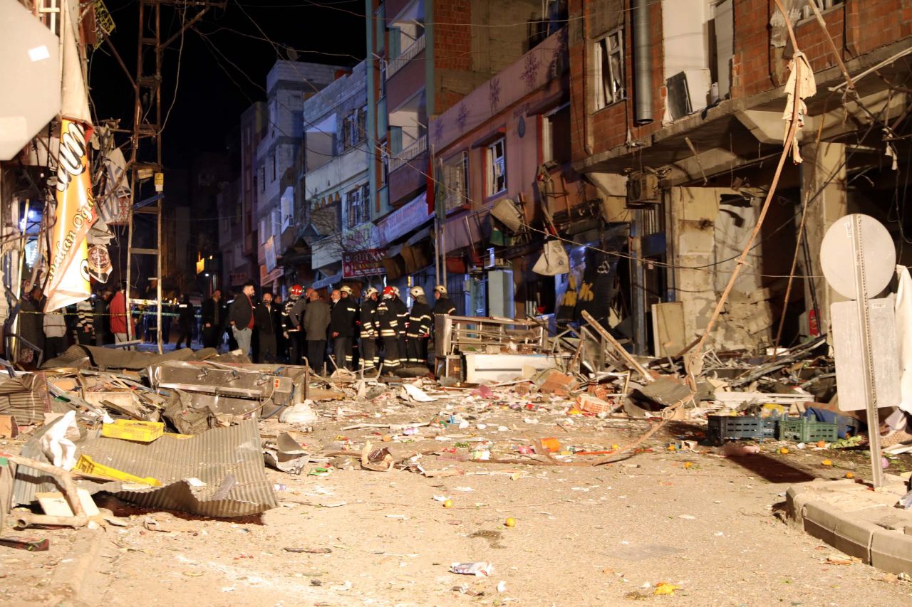 Gaziantep’te, lokantadaki tüpler patladı, ortalık savaş alanına döndü - Sayfa:3