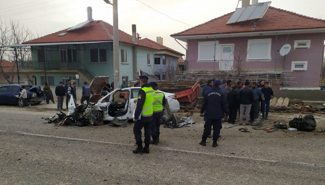 Isparta'daki korkunç kazada hız kadranı 200 KM'de takılı kaldı - Sayfa:4