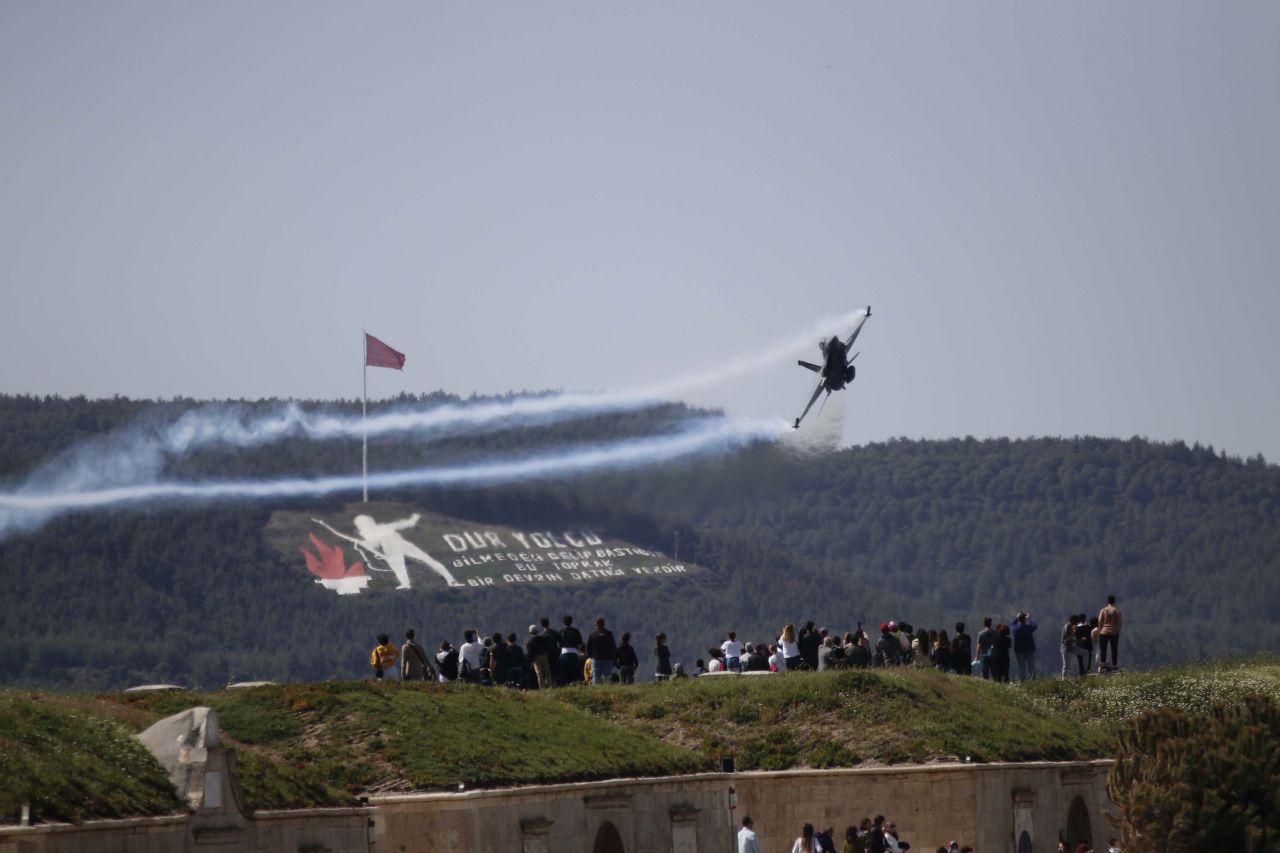 SOLOTÜRK Çanakkale'de çocuklar için uçtu - Sayfa:2