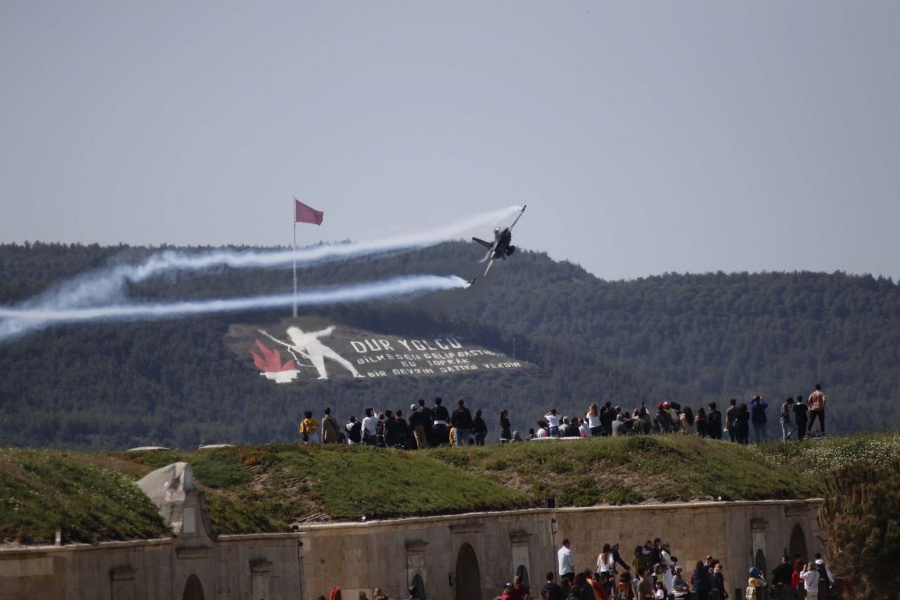 SOLOTÜRK Çanakkale'de çocuklar için uçtu - Sayfa:4