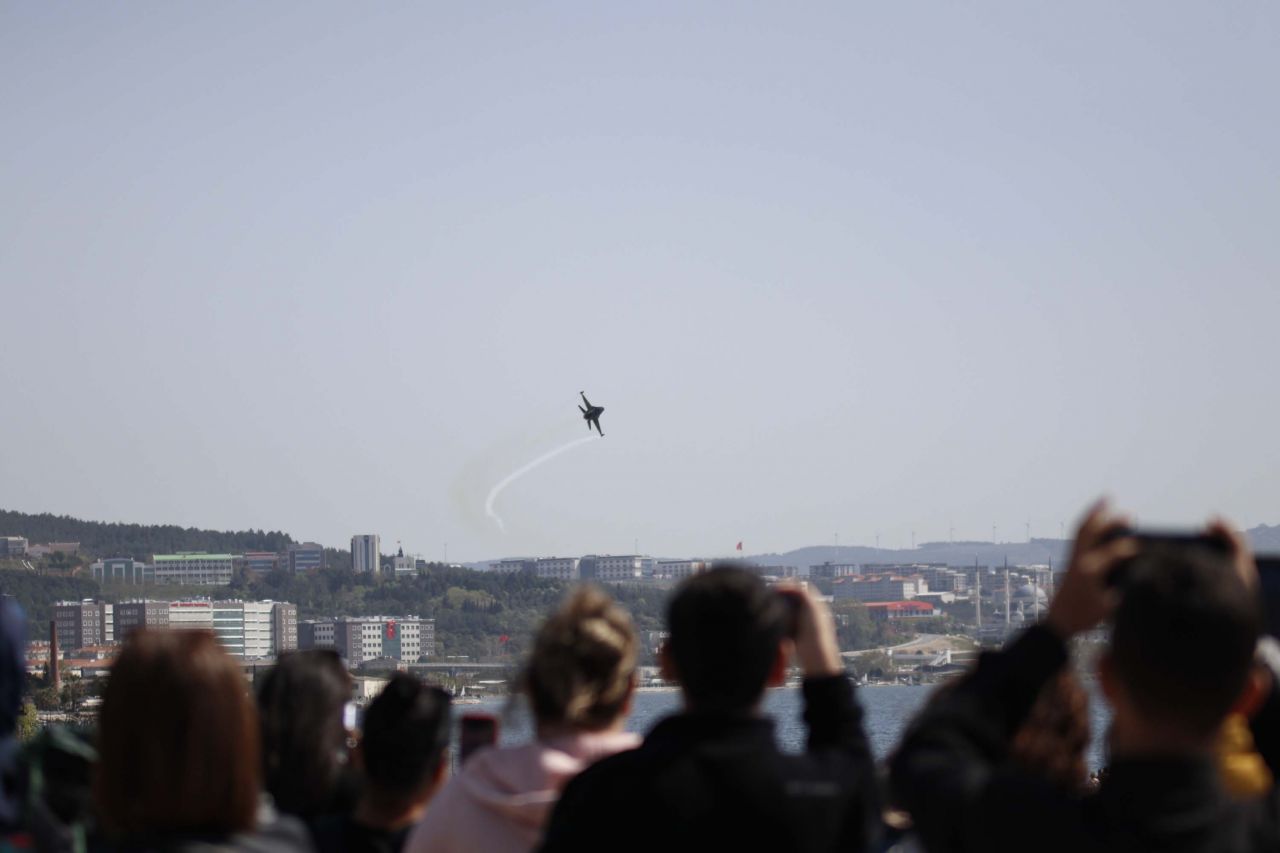 SOLOTÜRK Çanakkale'de çocuklar için uçtu - Sayfa:12